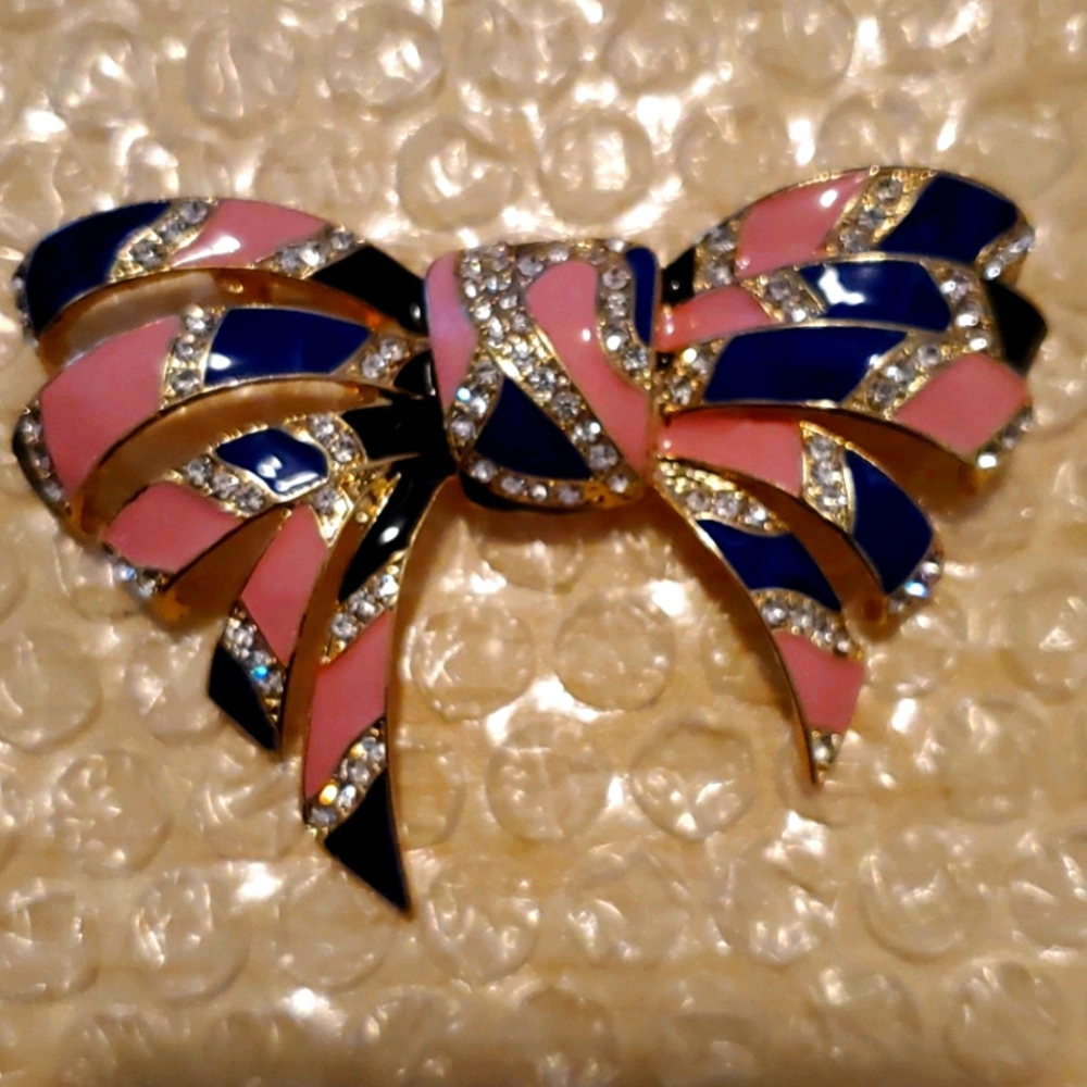 Accessories - Picture 2 of 3